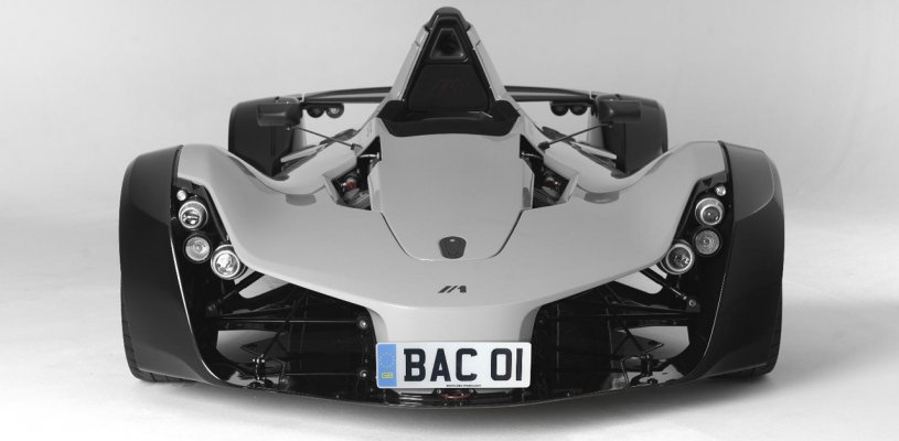 Видео: BAC Mono на мокром треке