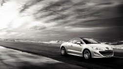 На российском рынке появилось новое яркое спорткупе – Peugeot RCZ