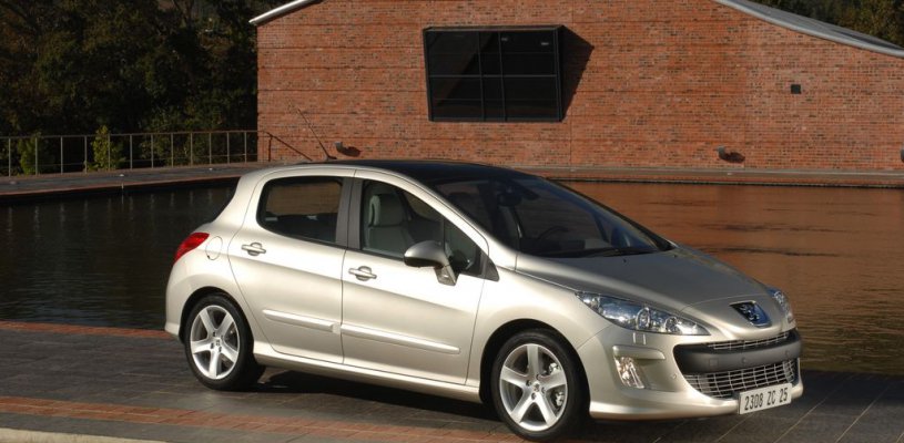 В июле Peugeot 308 калужской сборки по-прежнему можно купить со скидкой в 100 тыс. рублей