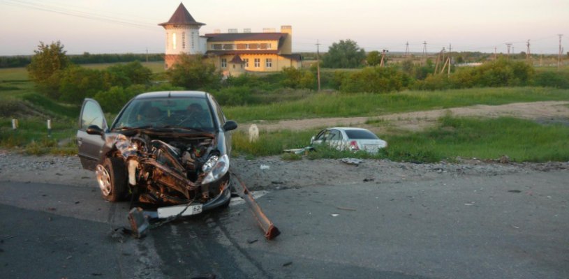По вине автоледи травмы получили 4-е человека