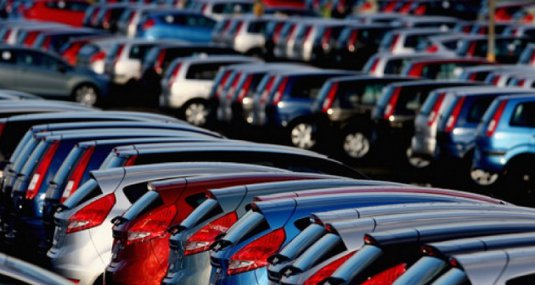 Продажи автомобилей в России в мае упали на 38%