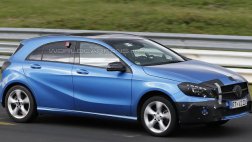 Компания Mercedes на Нюрбургринге тестирует обновленный А-класс