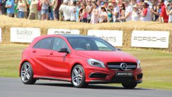 Mercedes представил A-Class A45 AMG 4Matic