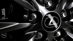 Lexus снизил стоимость нескольких своих моделей в РФ
