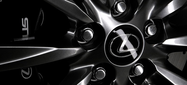 Lexus снизил стоимость нескольких своих моделей в РФ