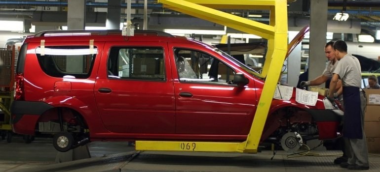 Lada Largus обзаведется новой расцветкой
