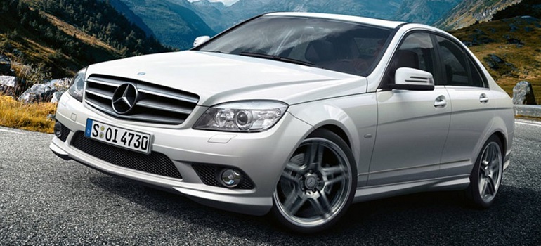 В России начались продажи Mercedes-Benz C200 с полным приводом