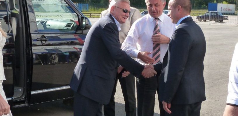 Министр спорта РФ Виталий Мутко посетил АСК "Атрон", расположенный недалеко от Рязани