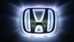 Honda остается