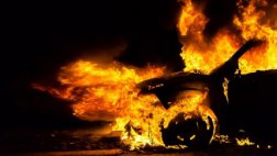 Ночью в Рязани сгорела "восьмерка", повреждена Mazda