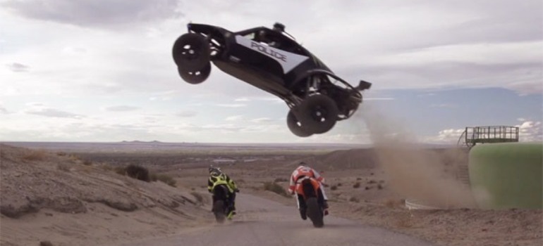 Driftpocalypse: Мотоциклы против машин (видео)