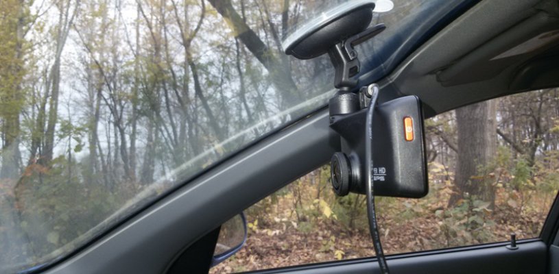 Видеорегистратор MIO MiVue™ 658: Две карты памяти для 20 часов SuperHD записи