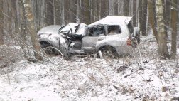 Заснеженная дорога ошибок не прощает. В ДТП погибло 3 человека
