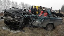 В субботнем столкновении Renault Logan и ВАЗ-2106 погиб мужчина и его 2-х месячная дочь