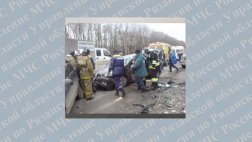 В районе поворота на поселок Совхоз Рязанский столкнулись два автомобиля