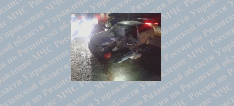 Cтолкновение Lada Priora и Dodge на северной окружной попало в объектив видеорегистратора