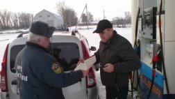 Автовладельцам напомнили правила пожарной безопасности в зимний период