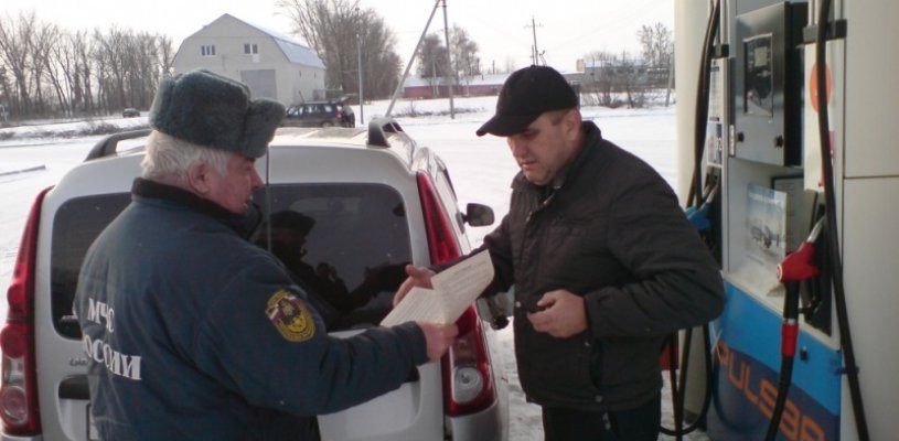 Автовладельцам напомнили правила пожарной безопасности в зимний период