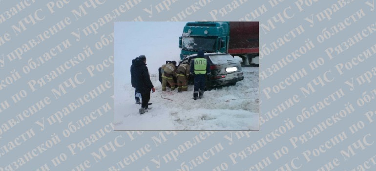 В Ряжском районе столкнулись фура DAF и Audi