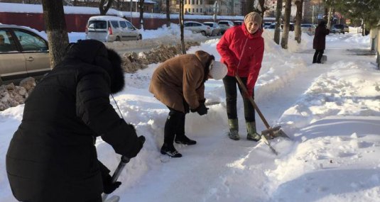 300 сотрудников структурных подразделений администрации города Рязани ежедневно расчищали тротуары