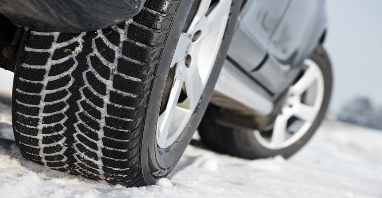 ГИБДД дает рекомендации по выбору скорости движения автомобиля в зимнее время