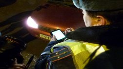 За одну ночь инспекторы выявили сразу 3 поддельных водительских документа