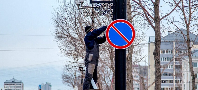 На ул. Энгельса вдоль территории школы запретят стоянку автотранспорта