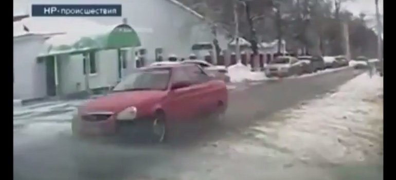 Водитель, задержание которого запечатлено на видеорегистратор, уезжал от погони по тротуару