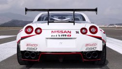 Nissan устанавил новый рекорд Гиннесса, проехав боком на скорости 304.96 км/ч