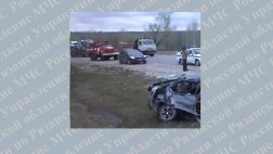 У деревни Фролово Шиловского района столкнулись ВАЗ-2112 и микроавтобус