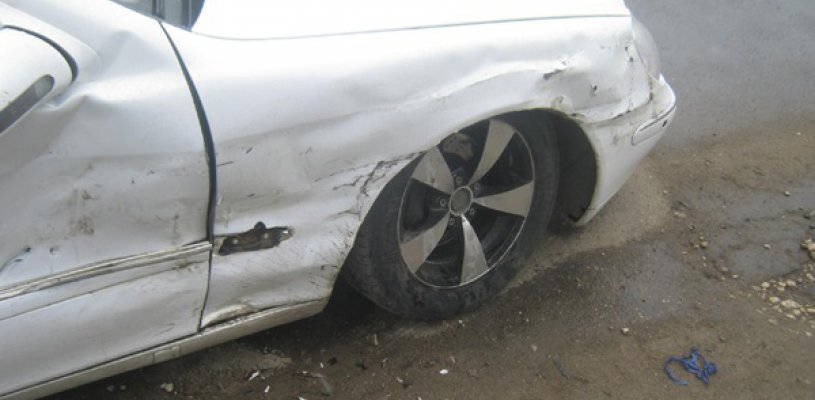 На Южной окружной дороге Рязани столкнулись Mercedes-Benz и ВАЗ-21099