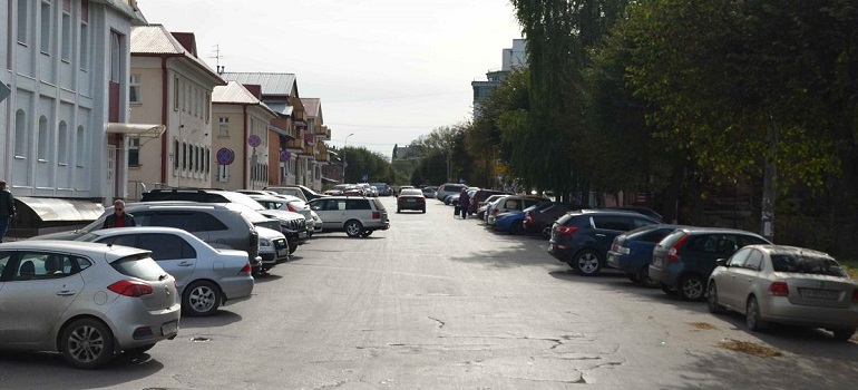 Движение по улицам Радищева и Право-Лыбедская будет запрещено до 5-го июня 2016 года