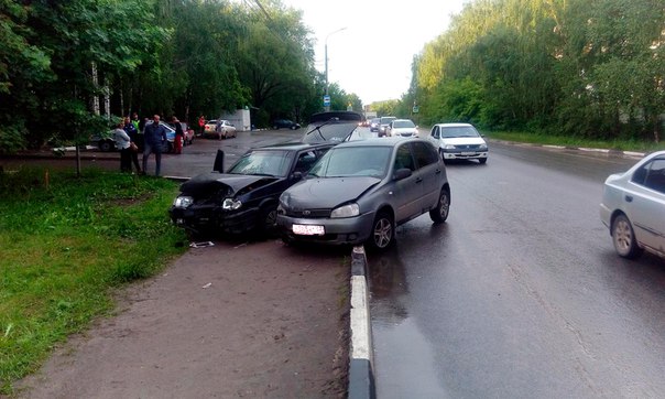 В ДТП на Михайловском шоссе пострадала 17-летняя девушка