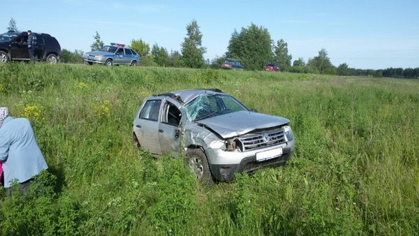 За минувшие сутки произошло несколько опрокидований авто в кювет