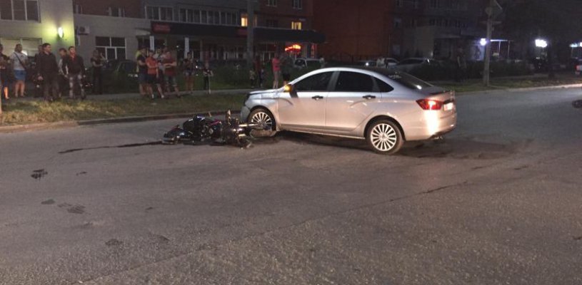 ГИБДД сообщило подробности столкновения мотоцикла с Lada Vesta на Народном бульваре в Рязани