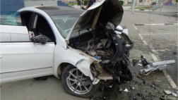 На ул.Дзержинского 16-летняя девушка за рулем Passat совершила ДТП