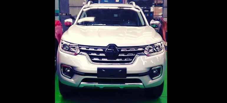 Серийный пикап  Renault Alaskan попал в объективы фотокамер