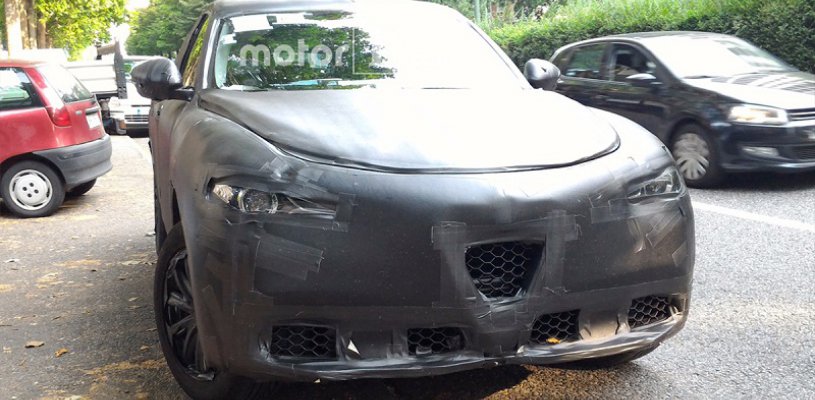 Alfa Romeo "засветила" салон первого своего кроссовера