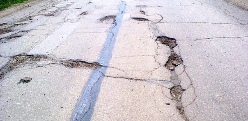 На дороге, прославившейся разметкой поверх ям, провели ремонт