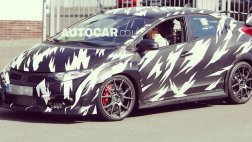 Новый Honda Civic Type-R наматывает круги по "Нюрбургрингу"