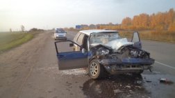 18-летний водитель провел тест на разрушение своего ВАЗ-2109: машина в хлам, двое в больнице