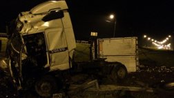 В ДТП на 209-ом км М5 "Урал" при опрокидывании фуры пострадало два человека