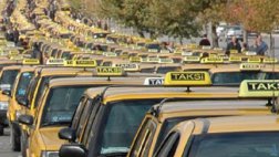 В Москве планируют начать взимать плату за выдачу лицензий на таксомоторную деятельность