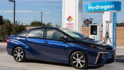 Toyota объявила о старте серийного производства и начале продаж водородного седана Mirai