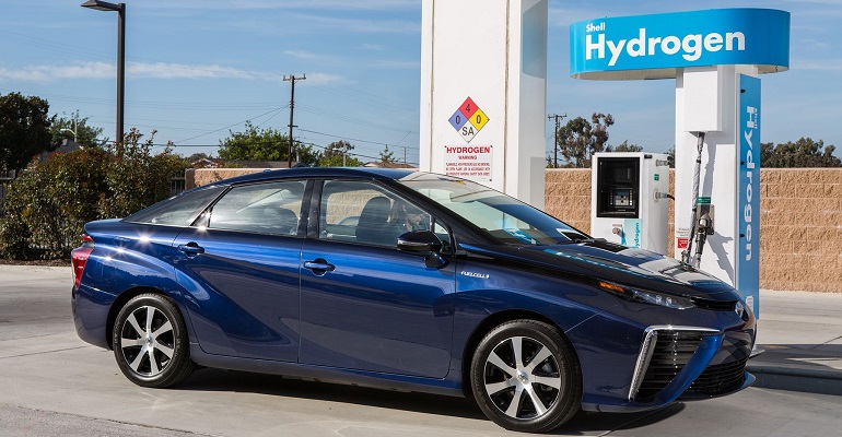 Toyota объявила о старте серийного производства и начале продаж водородного седана Mirai