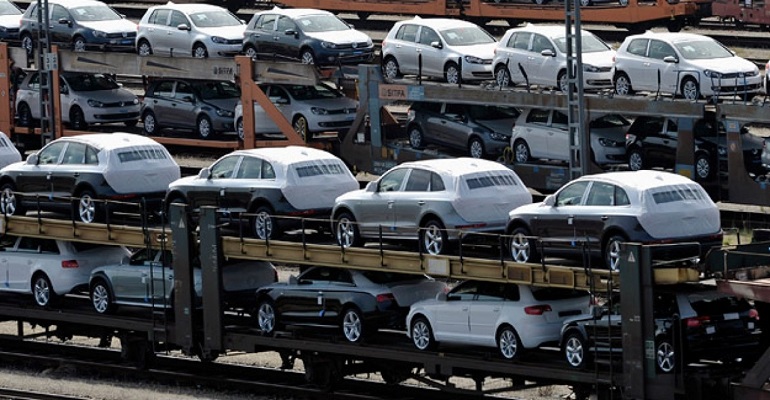 Более 20 автопроизводителей переписали ценники за минувший месяц
