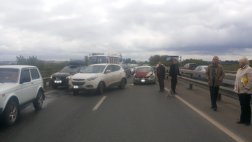 В ДТП на подъезде к мосту через реку Ока в незначительном ДТП значительно пострадал ребенок