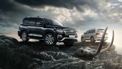 Toyota объявляет о начале приема заказов на Land Cruiser 200 в исполнениях Executive Black и Executive White