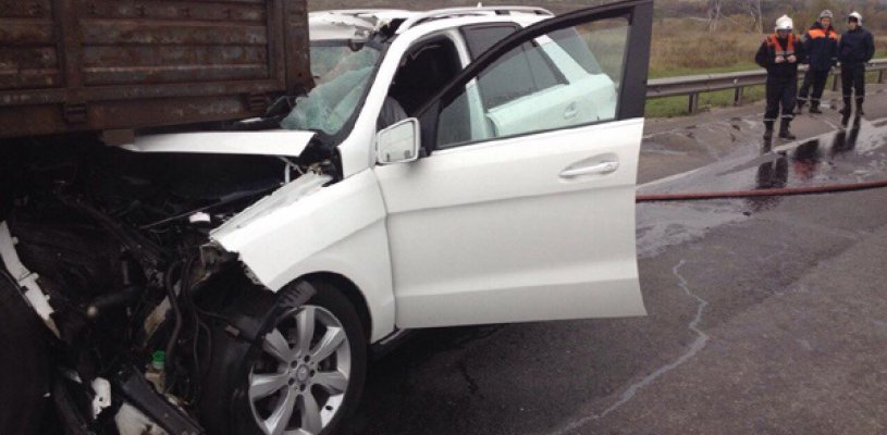 ГИБДД сообщила подробности ДТП с участием Mercedes ML-350 и КамАЗа на М5