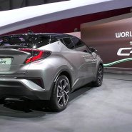 Toyota_C-HR_2016-2017_012.jpg